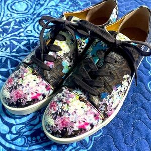 Calvin Klein imilia floral logo print womens shoes like new Sz 7.5 brown pink